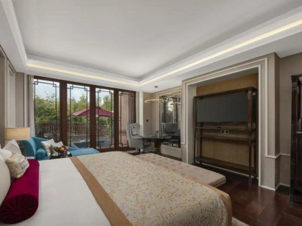 Bed in Grand Bay Hotel Beijing