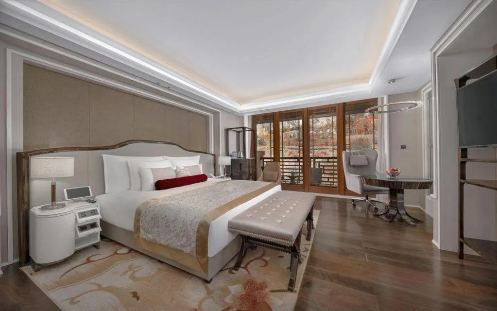 Bed in Grand Bay Hotel Beijing