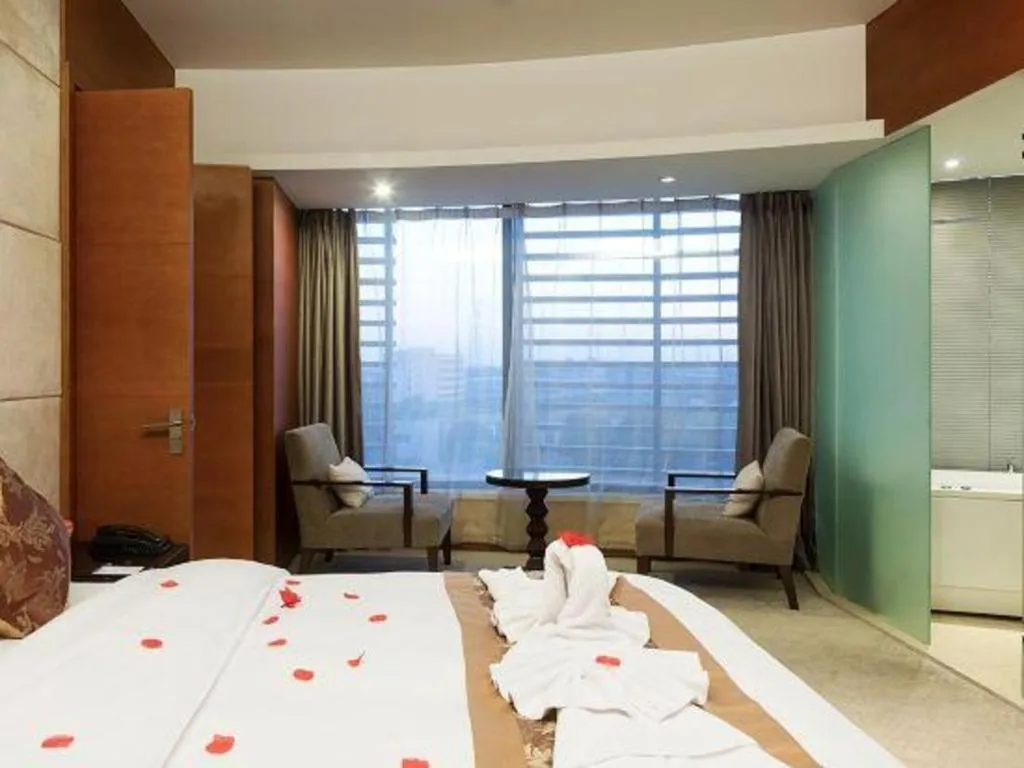 Bed in Suzhou Phoenix Hotspring Resort