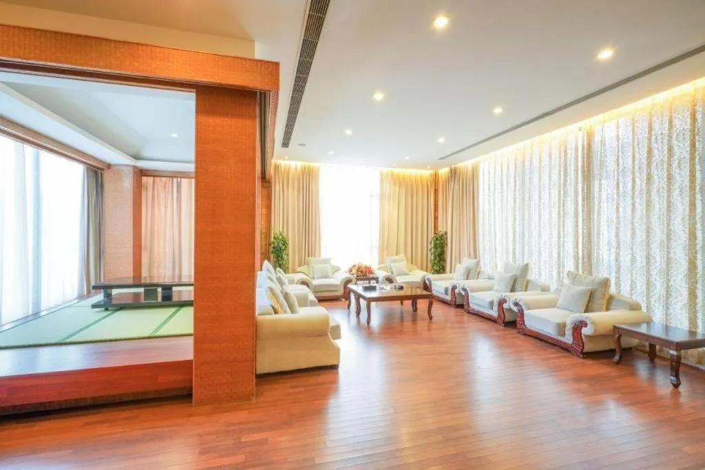 Bed in Suzhou Phoenix Hotspring Resort