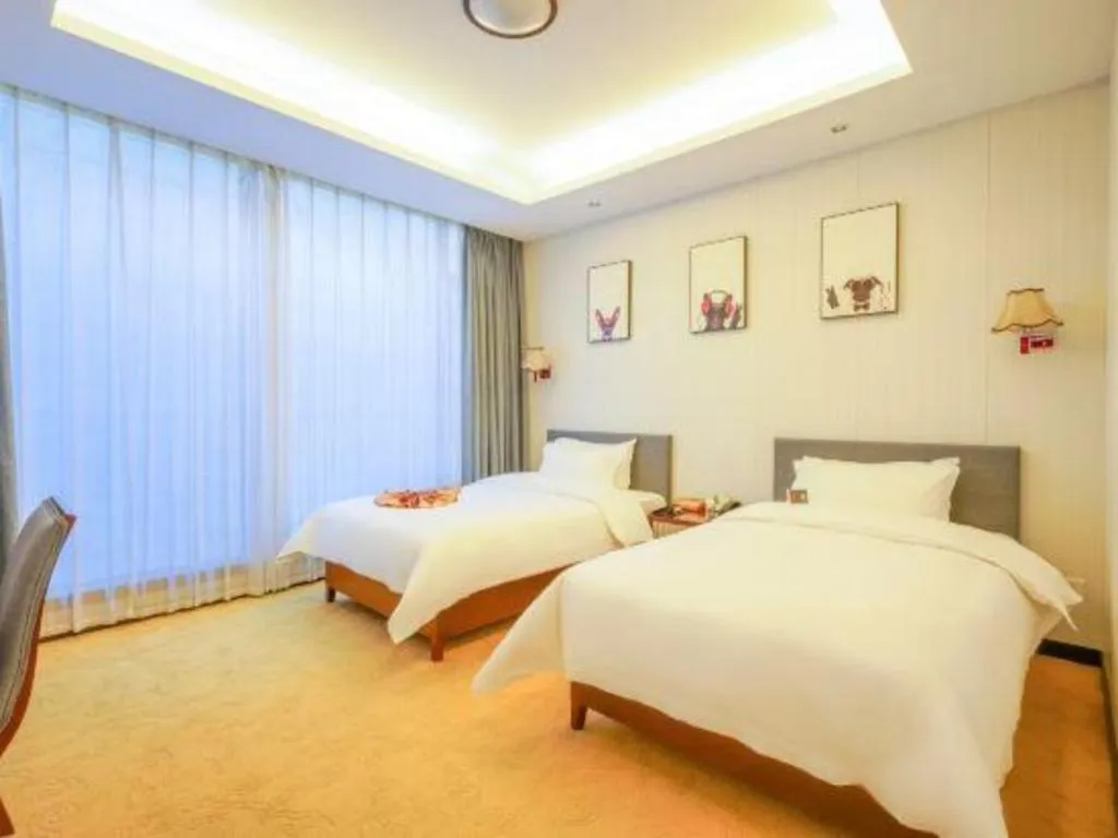 Bed in Suzhou Phoenix Hotspring Resort