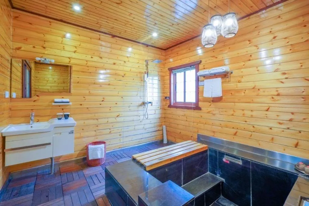 Suzhou Phoenix Hotspring Resort