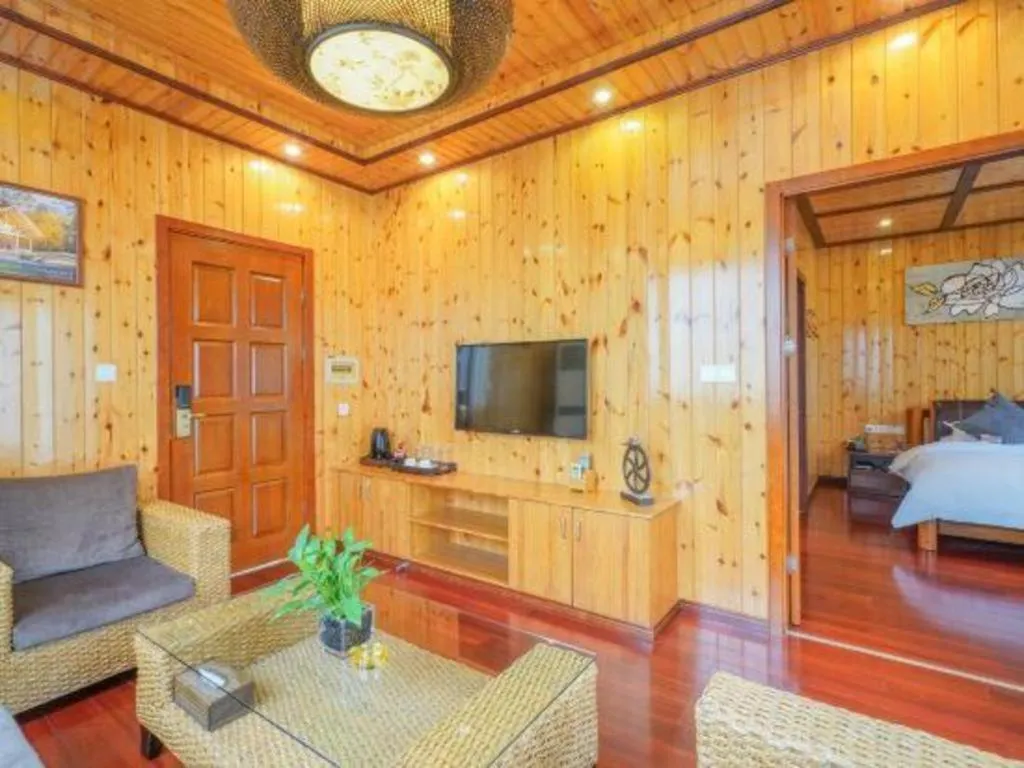 Bed in Suzhou Phoenix Hotspring Resort