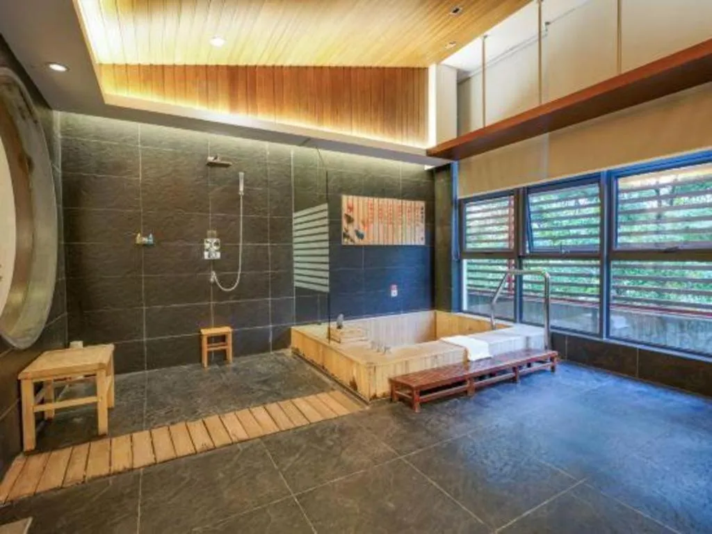 Bed in Suzhou Phoenix Hotspring Resort