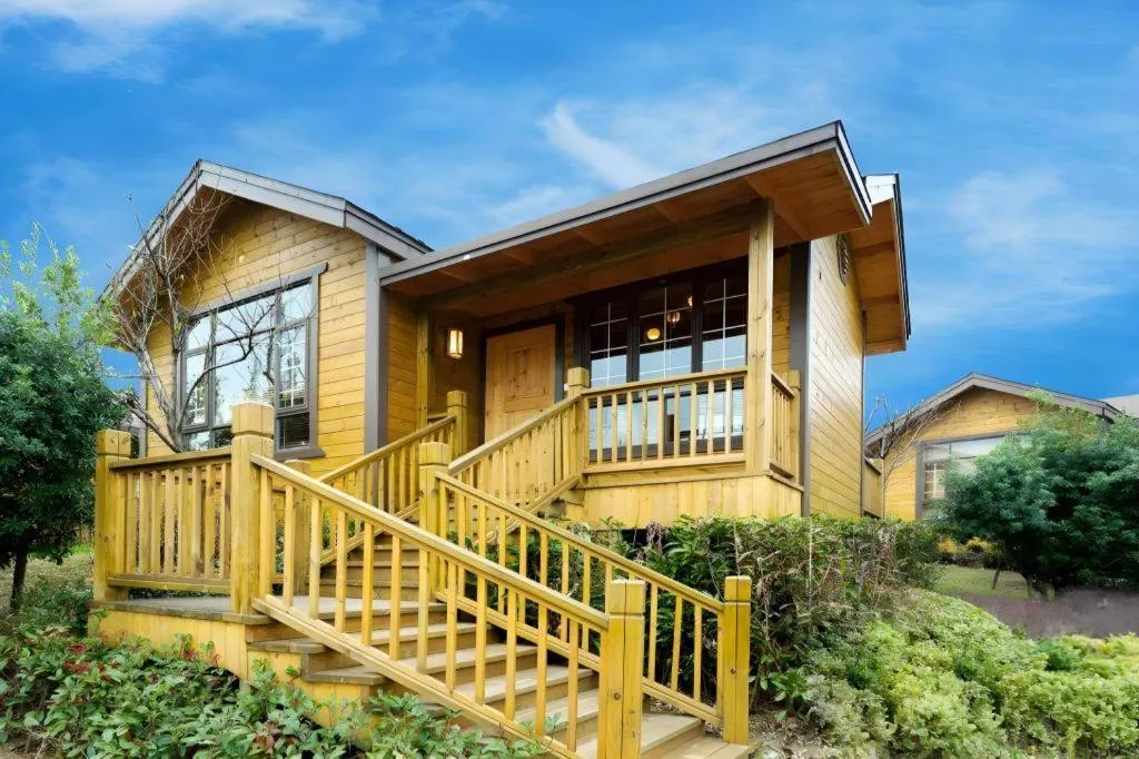 Suzhou Phoenix Hotspring Resort