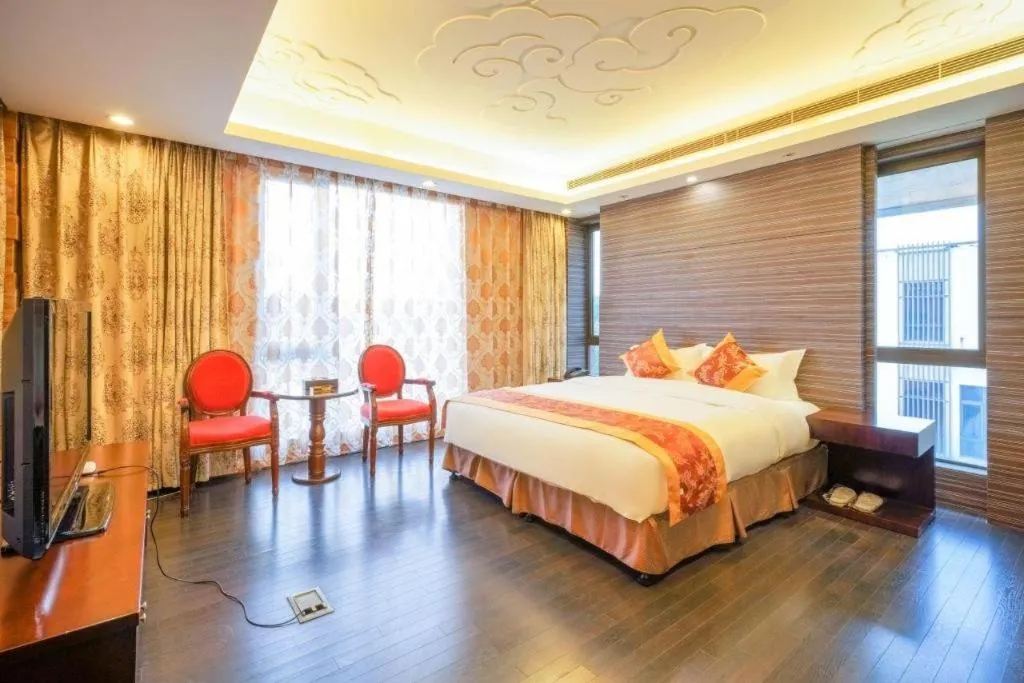 Bed in Suzhou Phoenix Hotspring Resort