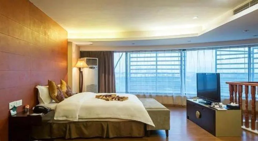 Bed in Suzhou Phoenix Hotspring Resort