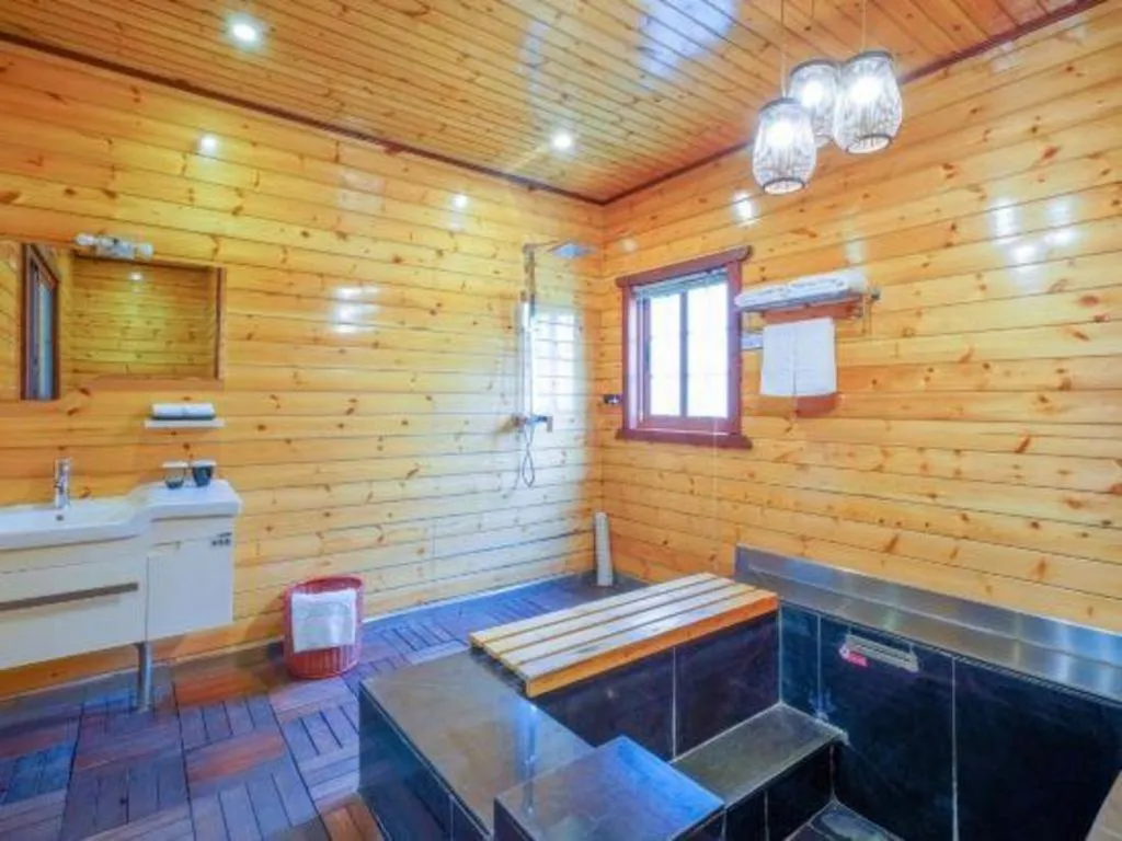 Suzhou Phoenix Hotspring Resort