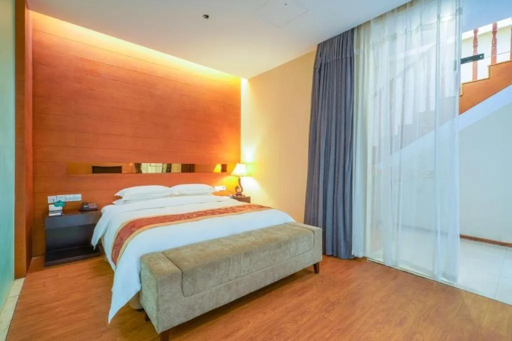 Bed in Suzhou Phoenix Hotspring Resort