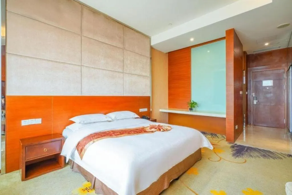 Bed in Suzhou Phoenix Hotspring Resort