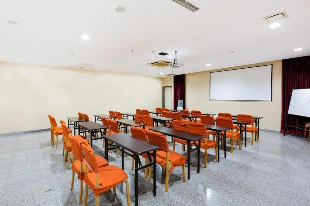 IU Hotel Tianjin Youyi Road Meijiang Exhibition Meiniu Metro Station