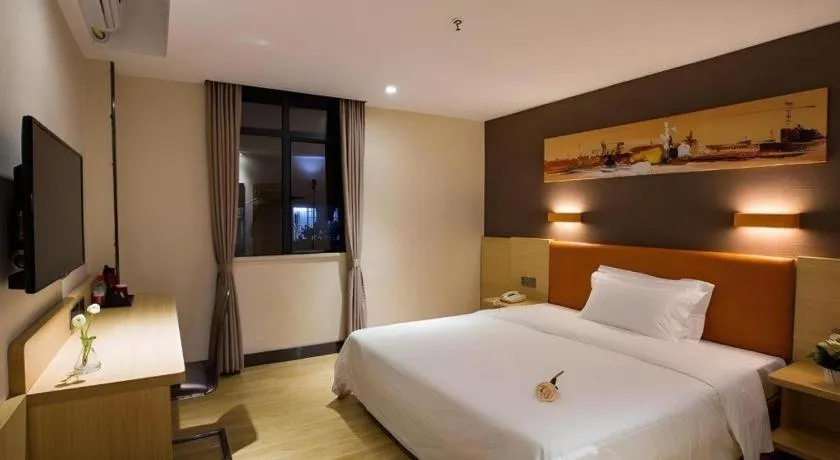 Bed in IU Hotel Chengdu High-Tech Zone Longhu Times Street