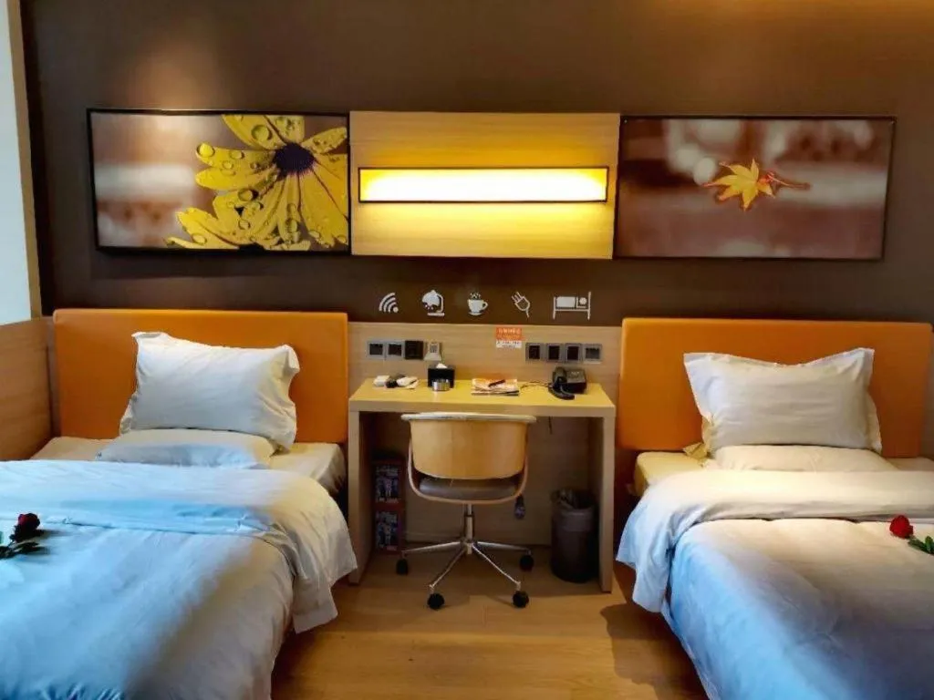 Bed in IU Hotel Chengdu High-Tech Zone Longhu Times Street