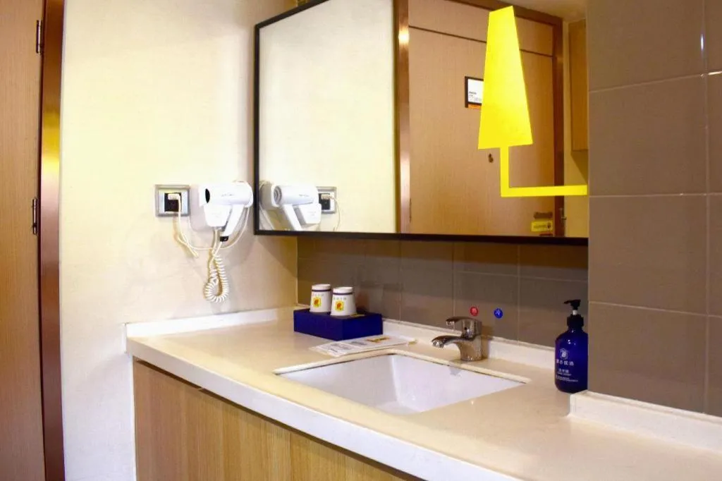 IU Hotel Chengdu High-Tech Zone Longhu Times Street