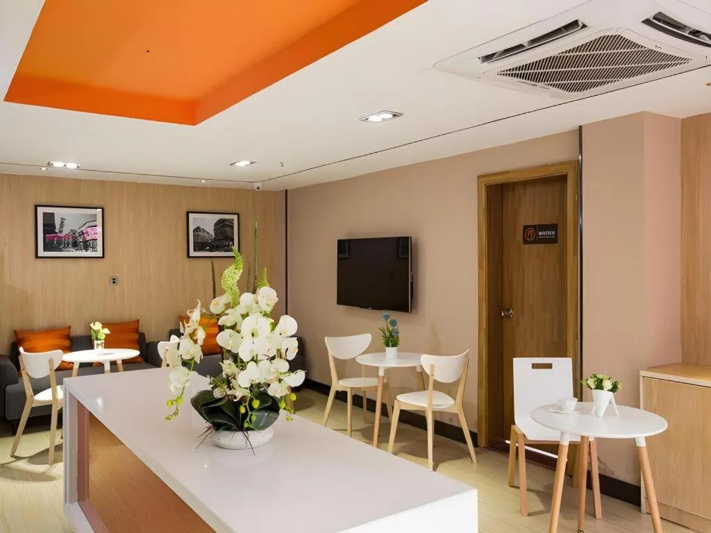 IU Hotel Chengdu High-Tech Zone Longhu Times Street