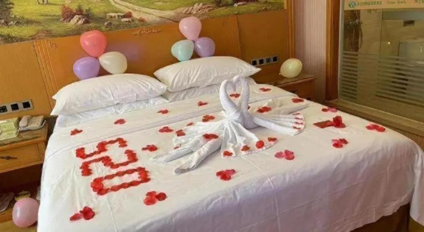 Bed in Vienna Hotel Guangxi Liuzhou Xijiang Vientiane City