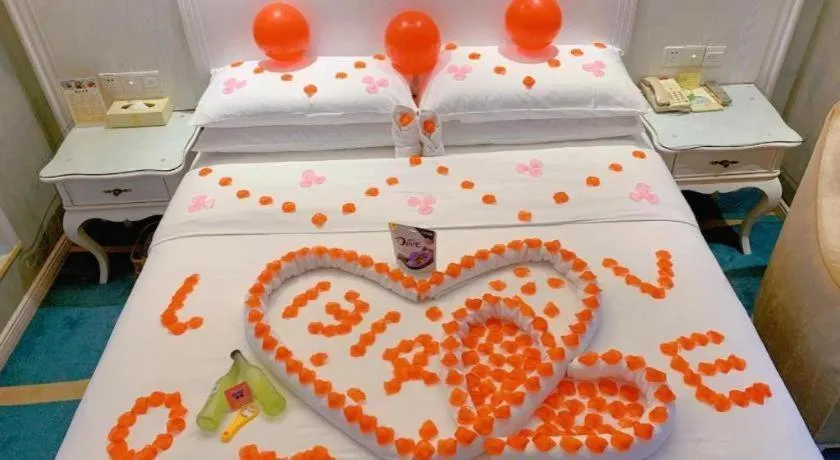 Bed in Vienna Hotel Guiyang Jiaxiulou Jichang Road