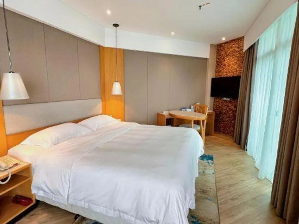 Bed in Excemon Beach Hotel Beihai