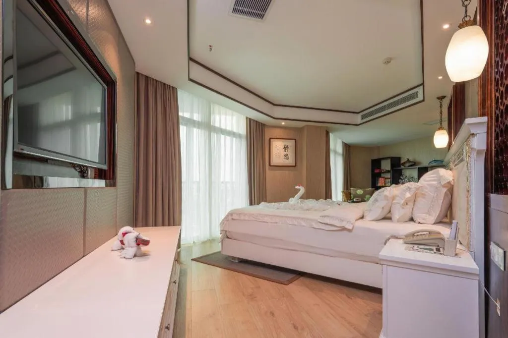 Bed in Excemon Beach Hotel Beihai