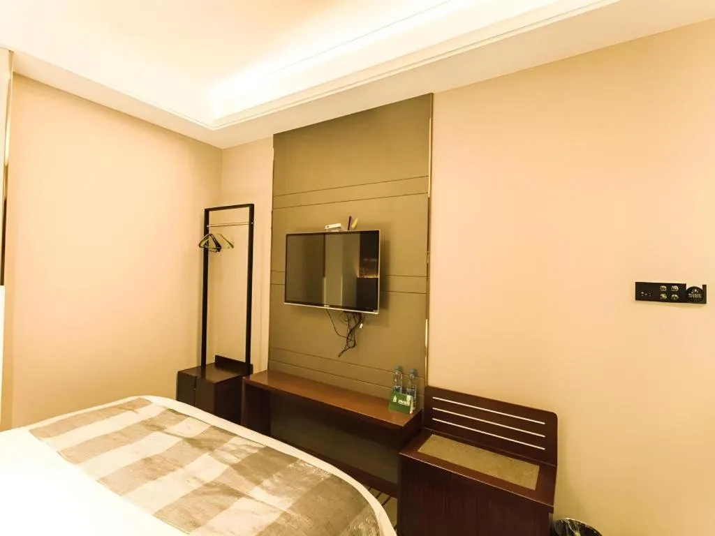 Bed in GreenTree Alliance Disneyland North Gate