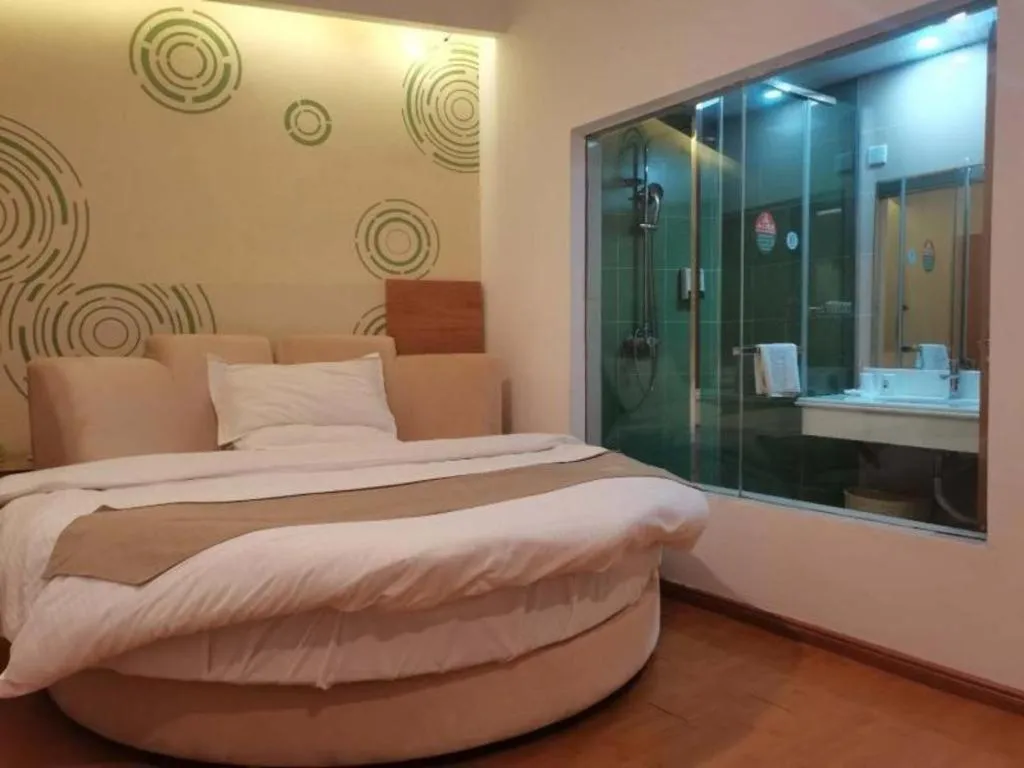 Bed in GreenTree Inn Fuzhou Eastern Capital Express Hotel