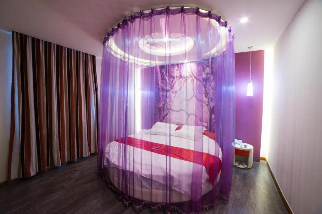 Bed in Thank Inn Plus Hotel Wuxi Xishan District Leather City