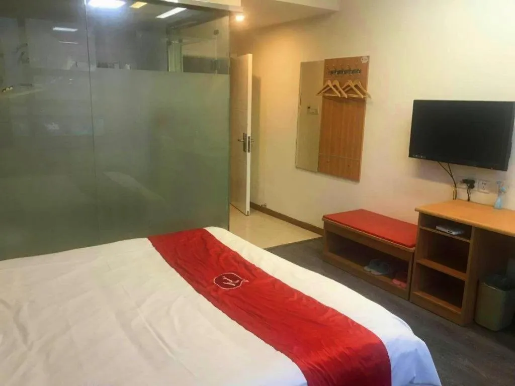 Bed in Thank Inn Plus Hotel Wuxi Xishan District Leather City