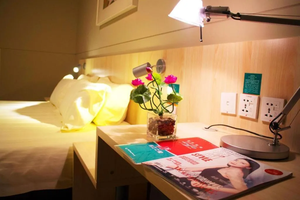 Bed in Jinjiang Inn Pingliang West Railway Station Xuanhe New City