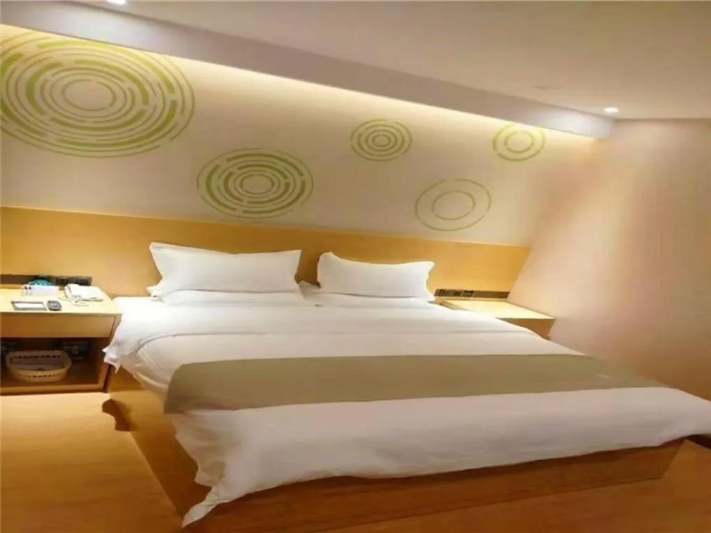 Bed in GreenTree Inn Ningbo Hangzhou Wan New District Lishi Square Business Hotel