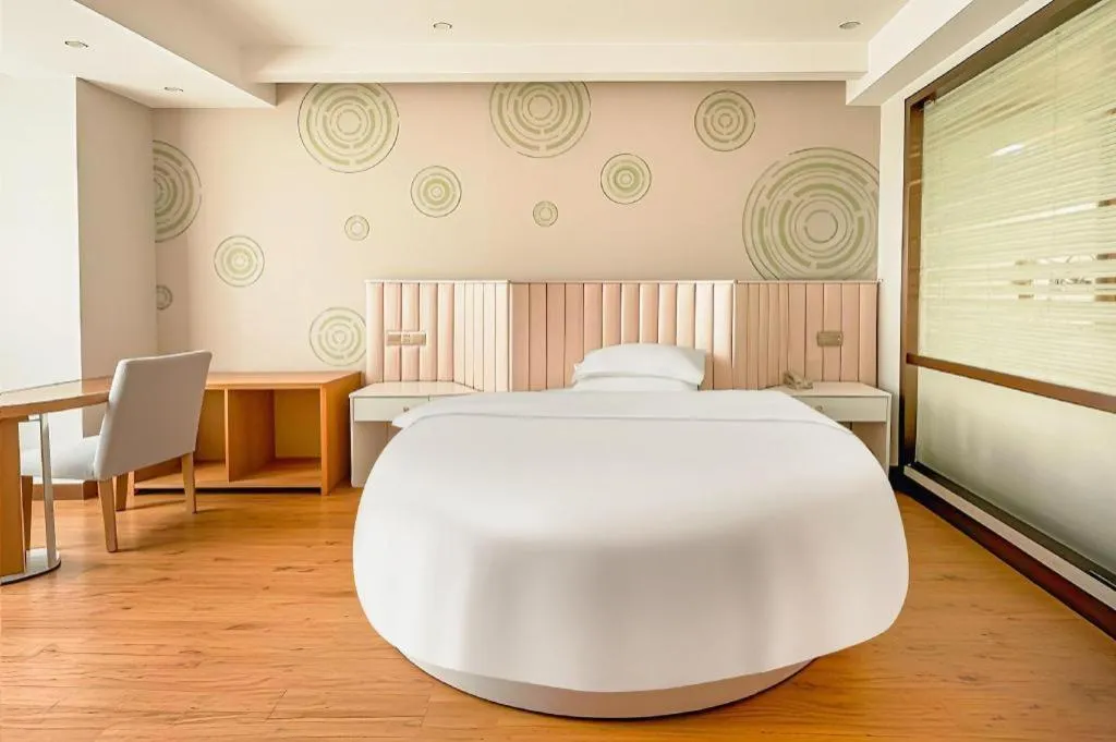 Bed in GreenTree Inn Ningbo Hangzhou Wan New District Lishi Square Business Hotel