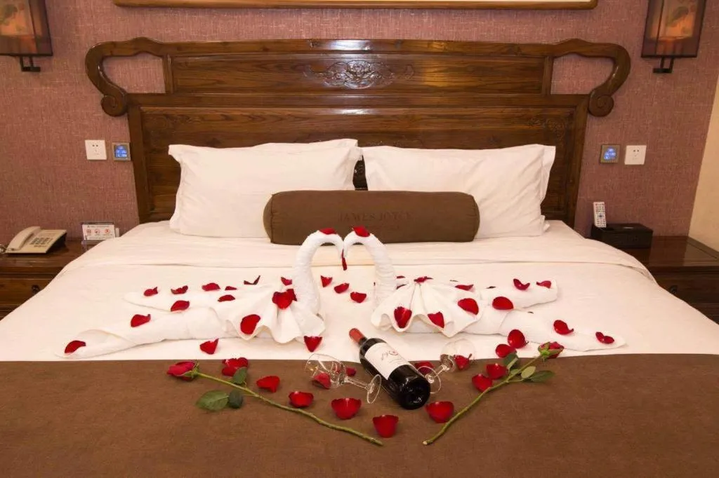 Bed in James Joyce Coffetel Xian Dayanta Metro Station Branch