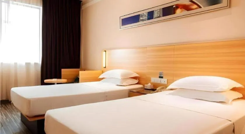 Bed in City Comfort Inn Xianning South Station Wanda