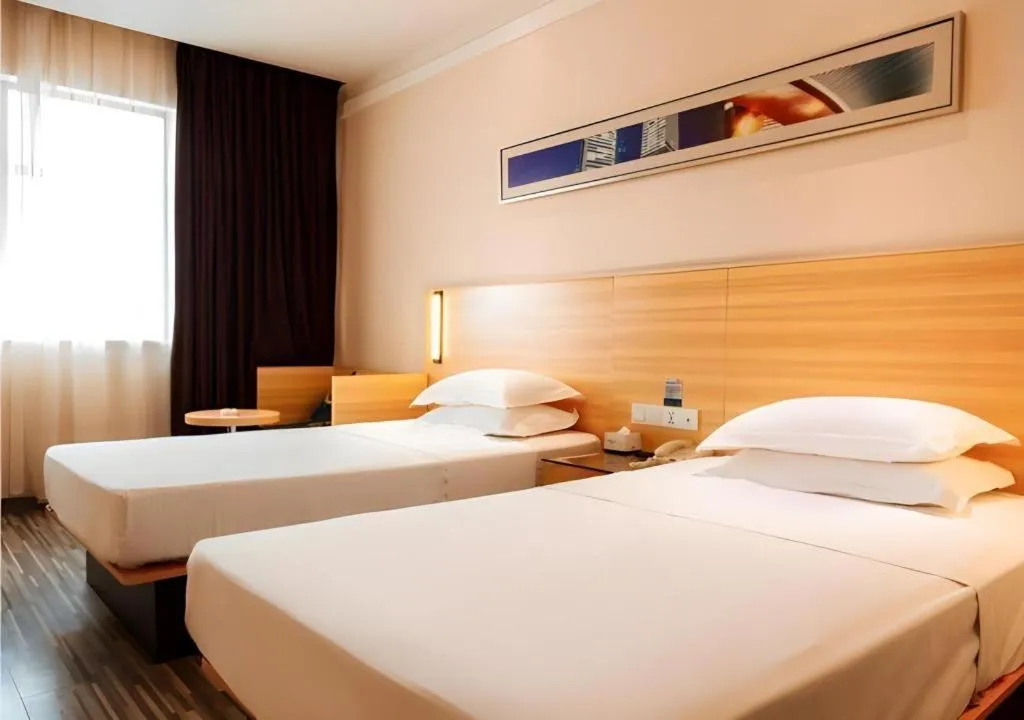 Bed in City Comfort Inn Xianning South Station Wanda
