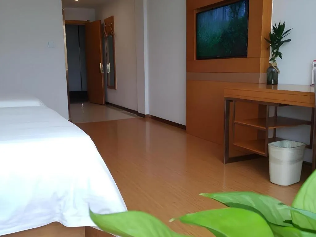 Bed in GreenTree Inn Anqing Yuexixian Wenquan Branch