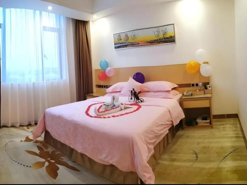 Bed in GreenTree Alliance Foshan West Station Luowu Road Hotel