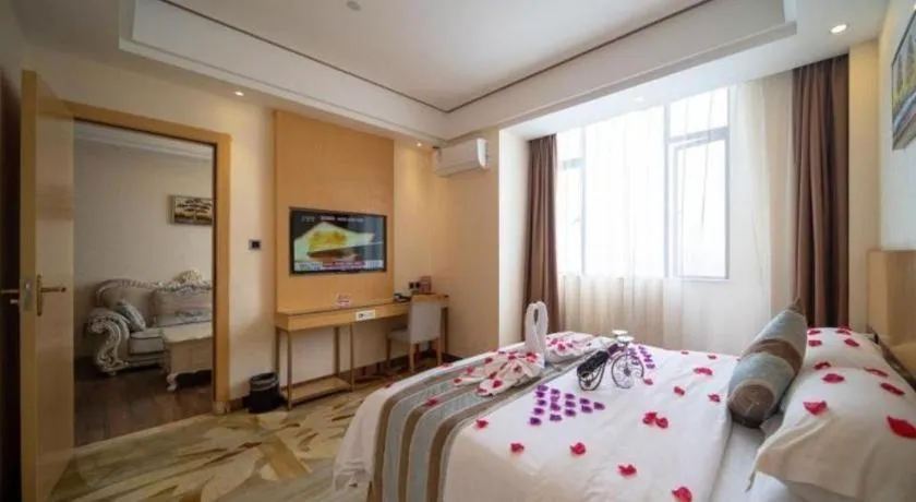Bed in GreenTree Alliance Foshan West Station Luowu Road Hotel