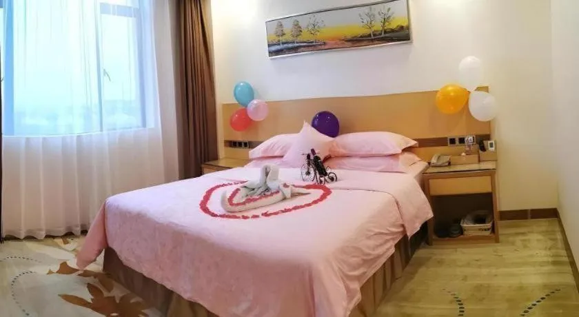 Bed in GreenTree Alliance Foshan West Station Luowu Road Hotel