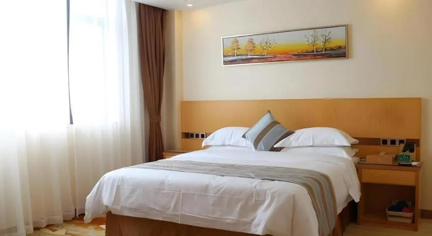 Bed in GreenTree Alliance Foshan West Station Luowu Road Hotel
