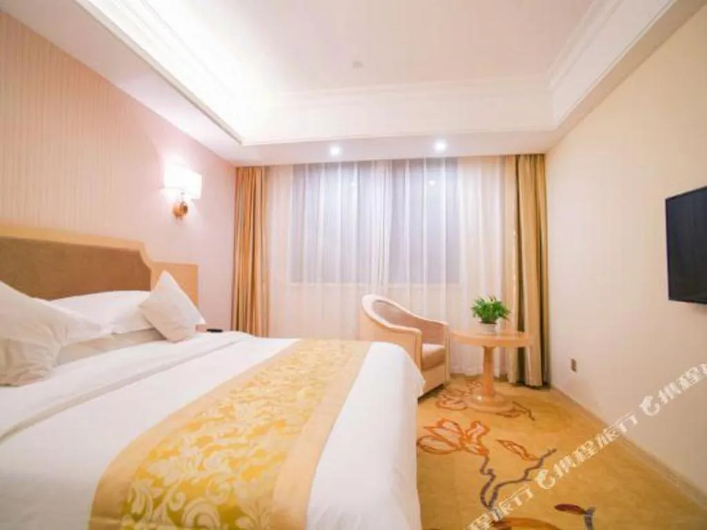 Bed in Vienna 3 Best Shanghai Baoshan Fengxiang Road