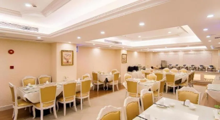 Vienna 3 Best Shanghai Baoshan Fengxiang Road