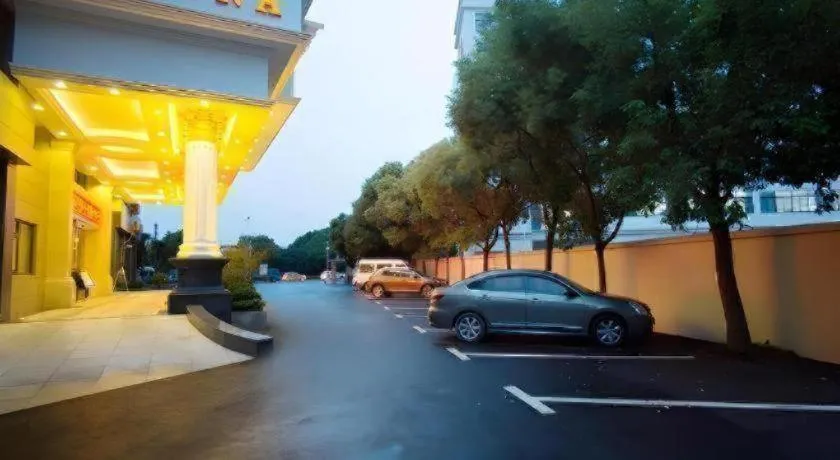 Vienna 3 Best Shanghai Baoshan Fengxiang Road