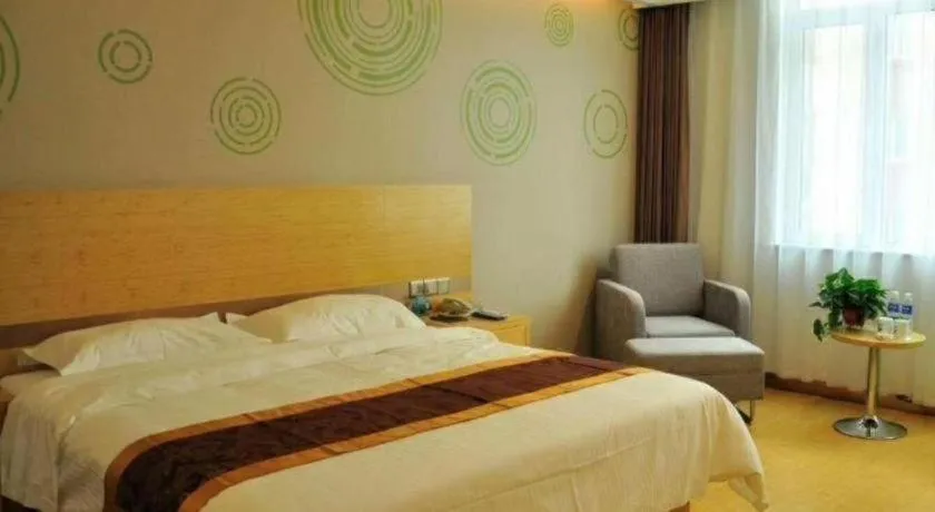 Bed in GreenTree Inn Liaocheng Donge Culture Street Express Hotel