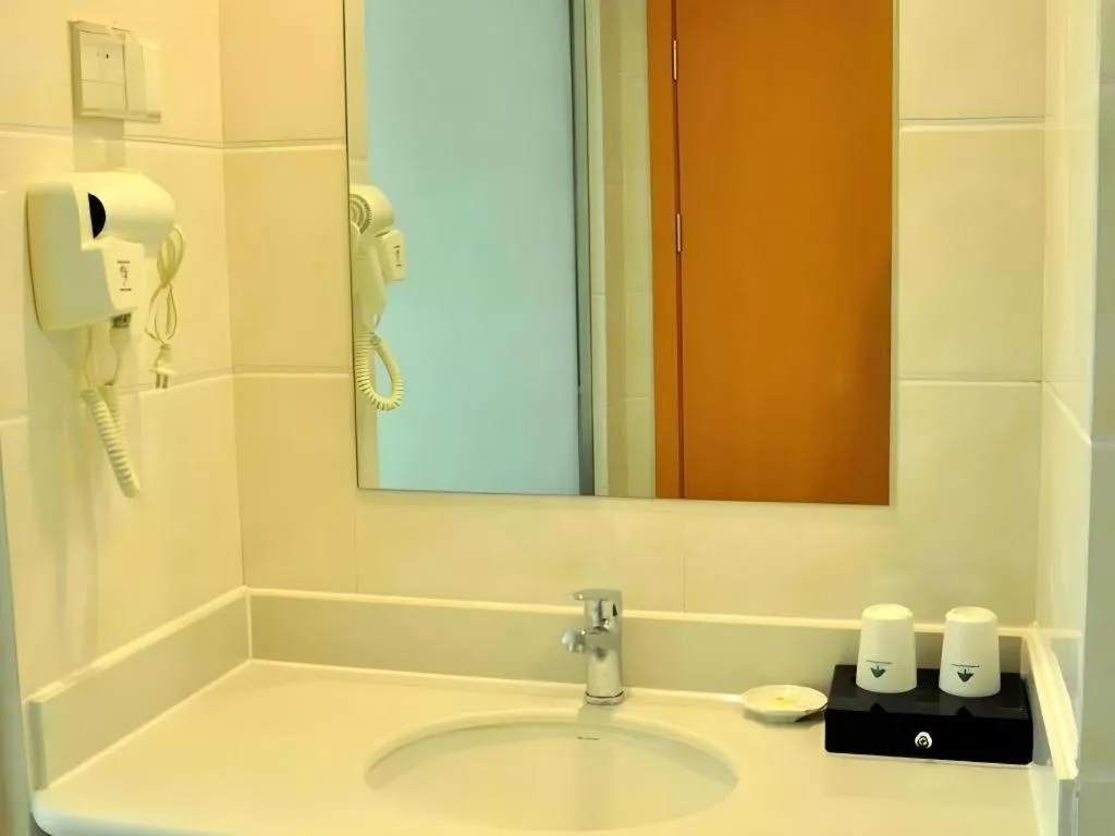 GreenTree Inn Liaocheng Donge Culture Street Express Hotel