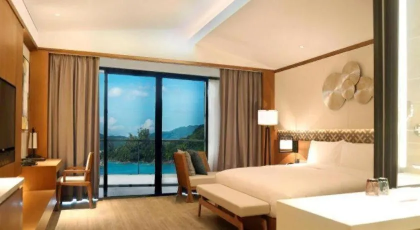 Bed in La Fountain Hotel & Resort Sanya