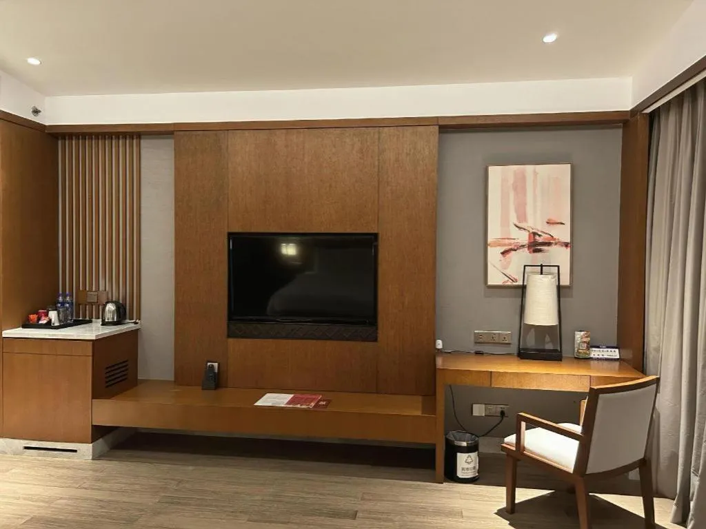 La Fountain Hotel & Resort Sanya