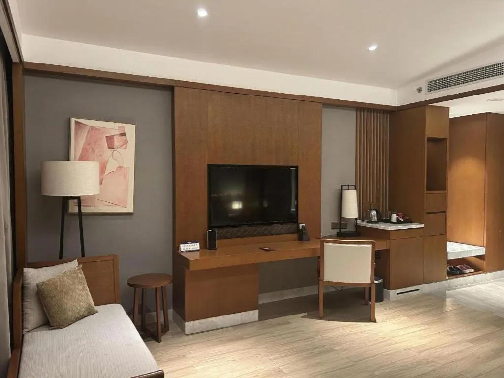 La Fountain Hotel & Resort Sanya