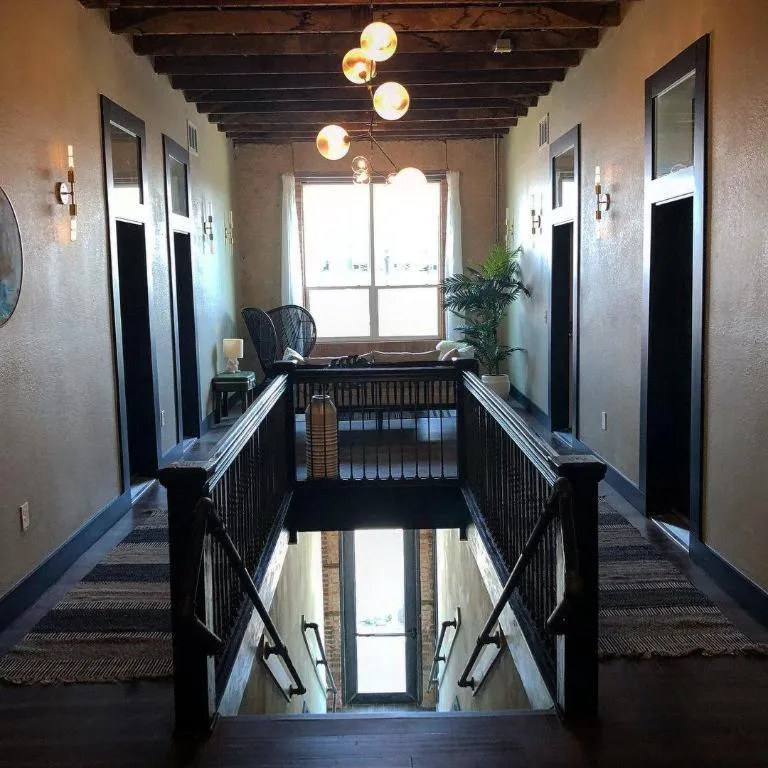 Deep Ellum Hostel - Adults Only