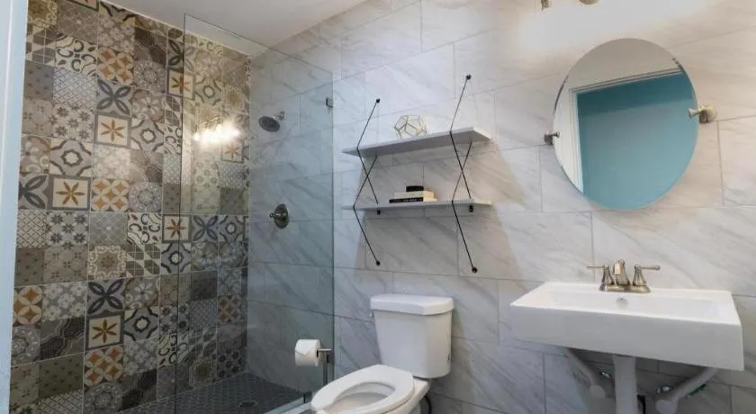 Deep Ellum Hostel - Adults Only