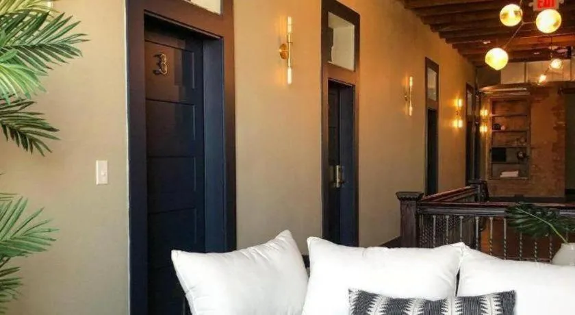 Deep Ellum Hostel - Adults Only