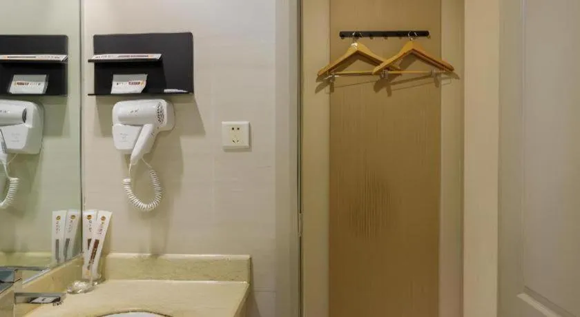 Jingtu hotel zhanjiang dingsheng plaza store